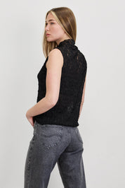 חולצת תחרה איטלקית שחור