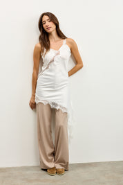 טוניקת תחרה אסימטרית לבנה