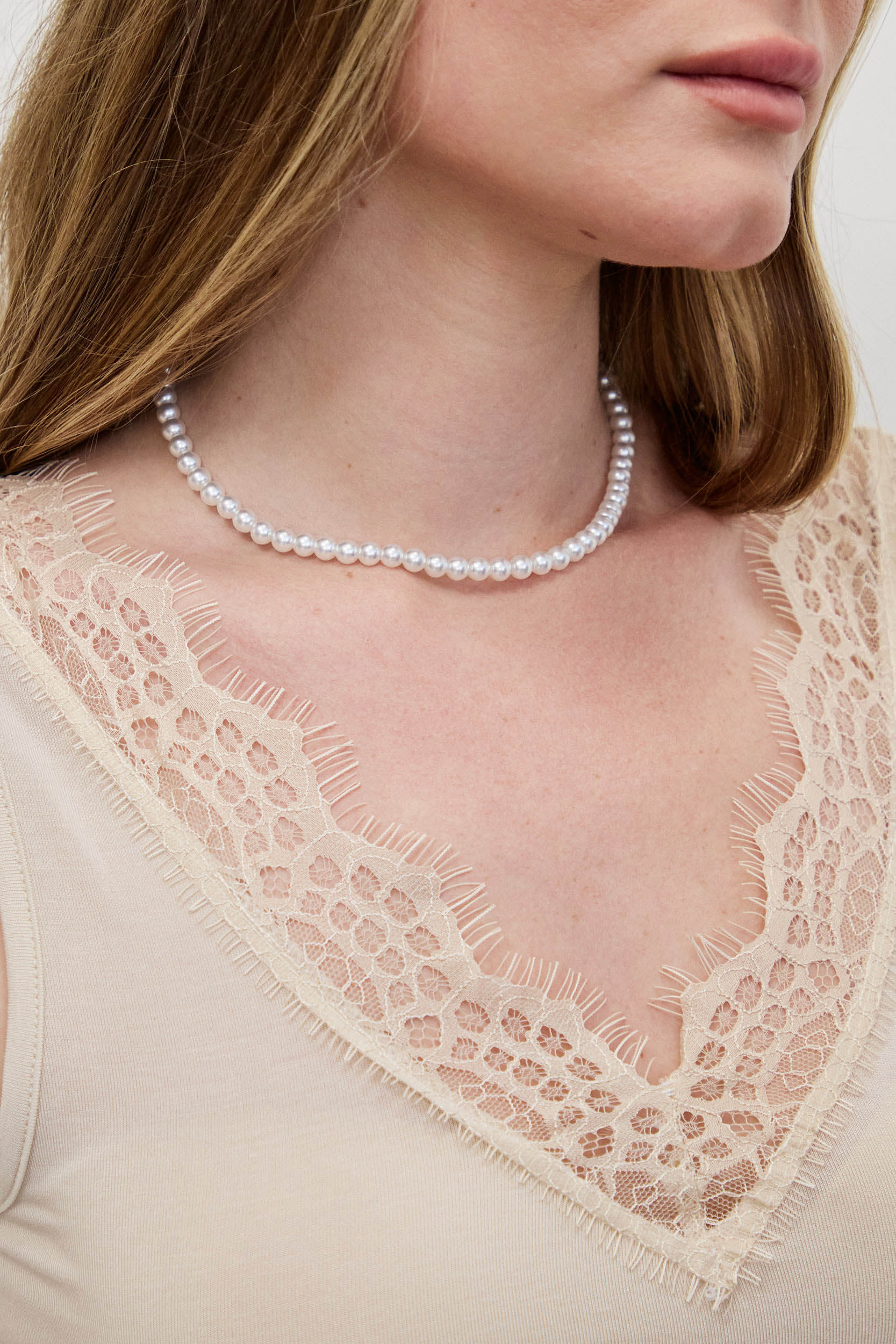 גופיית תחרה ונציה בז