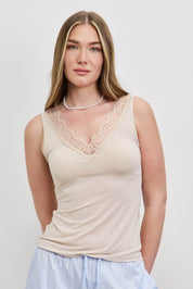 גופיית תחרה ונציה בז