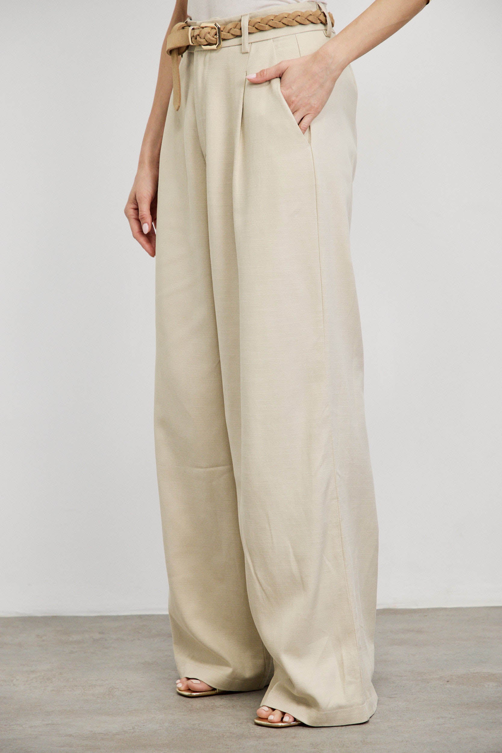 מכנסיים מחויטים ג'וליה בז