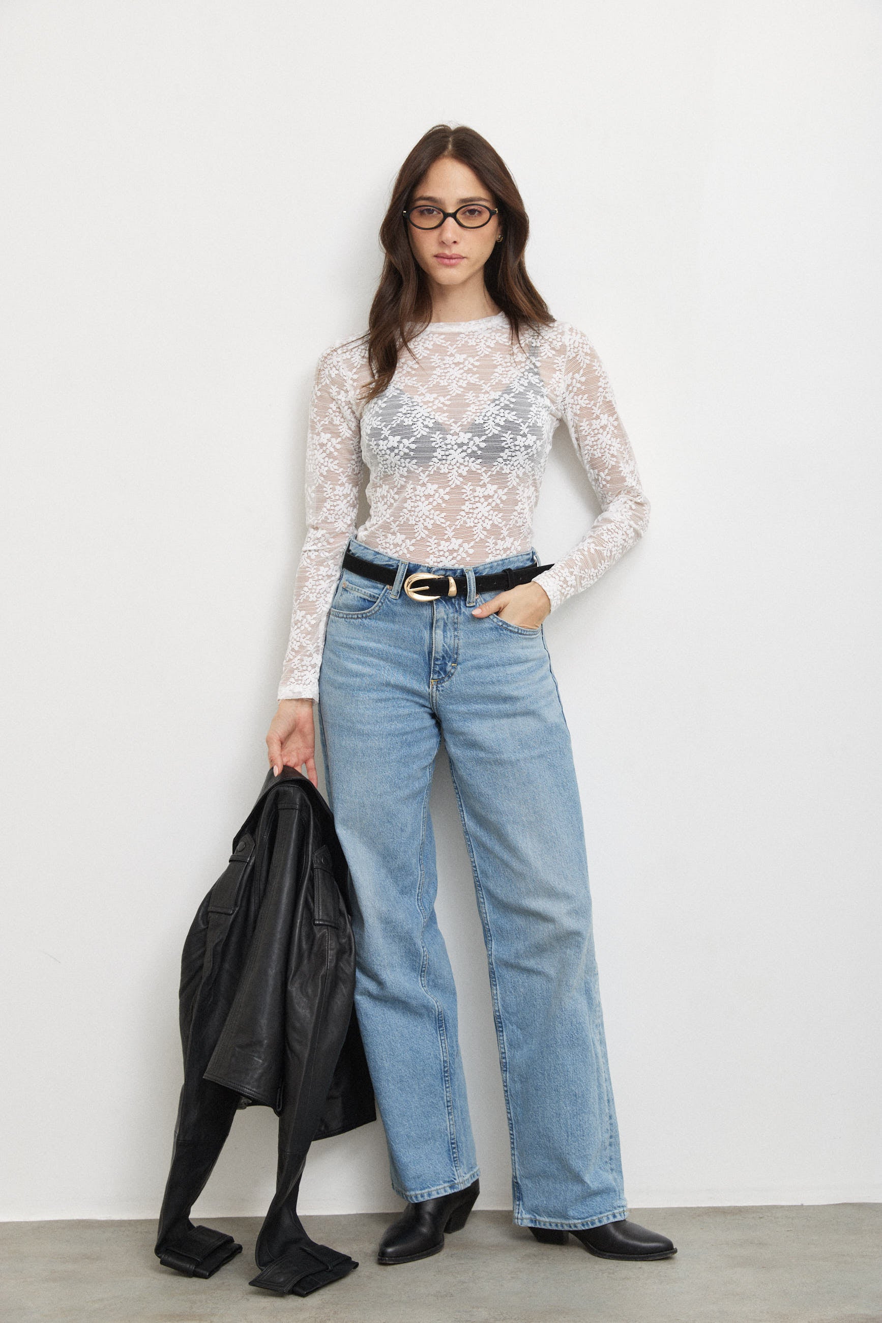 חולצת תחרה ניקי לבנה