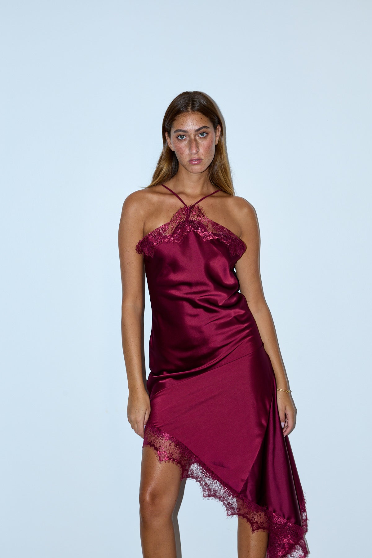 שמלת קולר אסימטרית בורדו