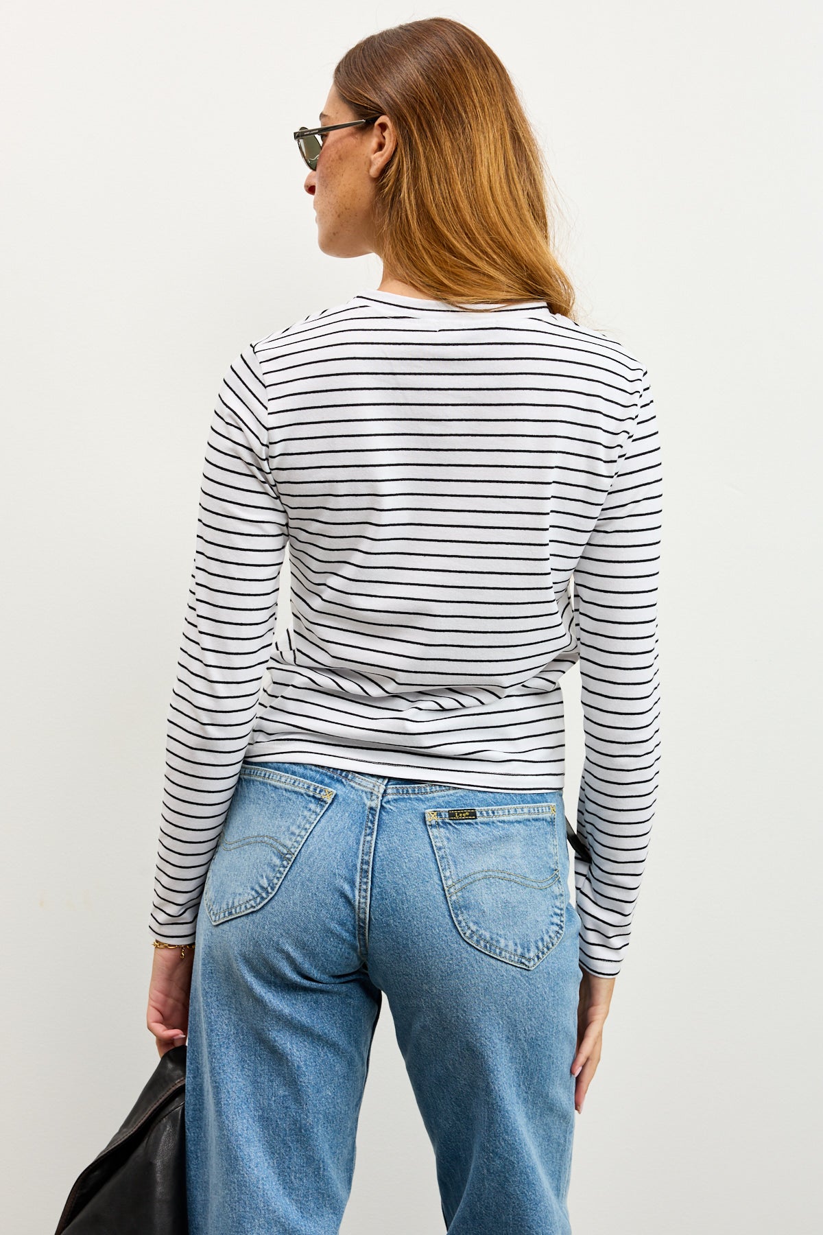 חולצת ניקי פסים שחור