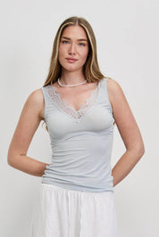 גופיית תחרה ונציה תכלת