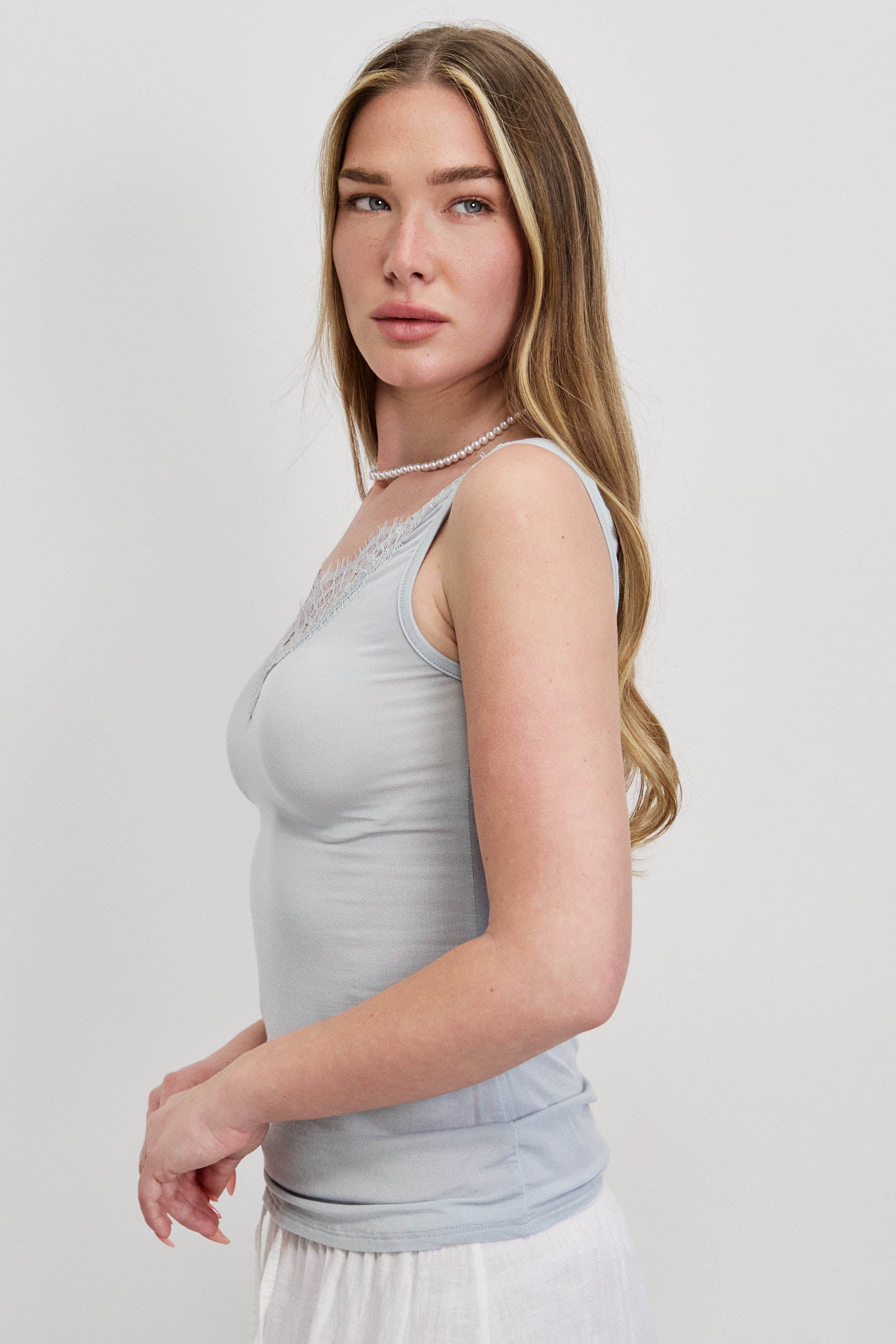 גופיית תחרה ונציה תכלת