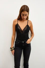 בגד גוף תחרה שחור