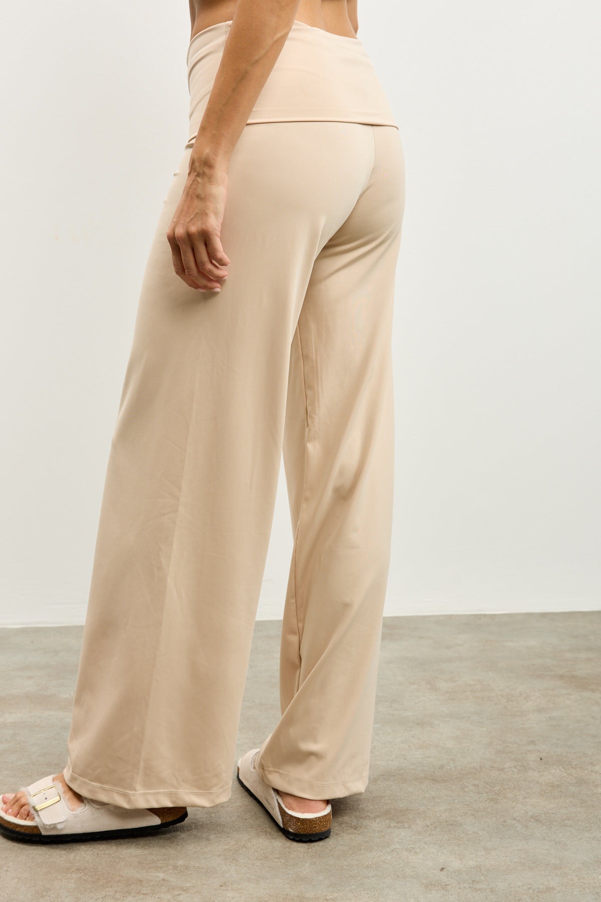 טייץ ברנדי בז