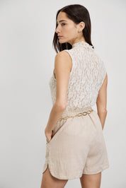 חולצת תחרה איטלקית בז