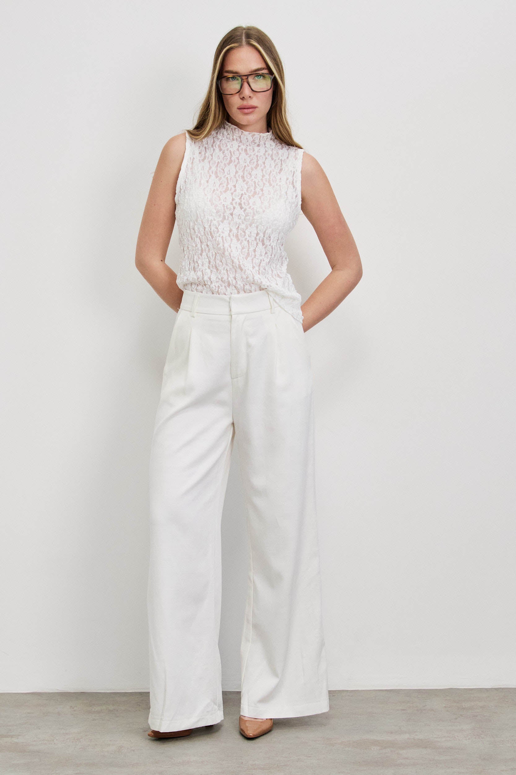 חולצת תחרה איטלקית לבן