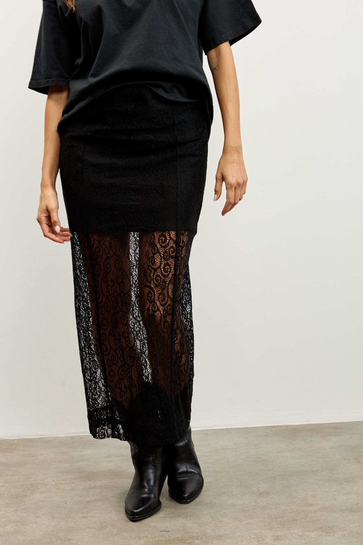 חצאית נואר לומינה שחורה