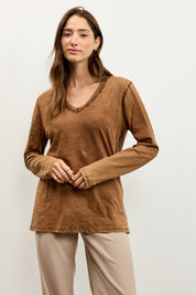 חולצת אלכס V שרוול ארוך חום