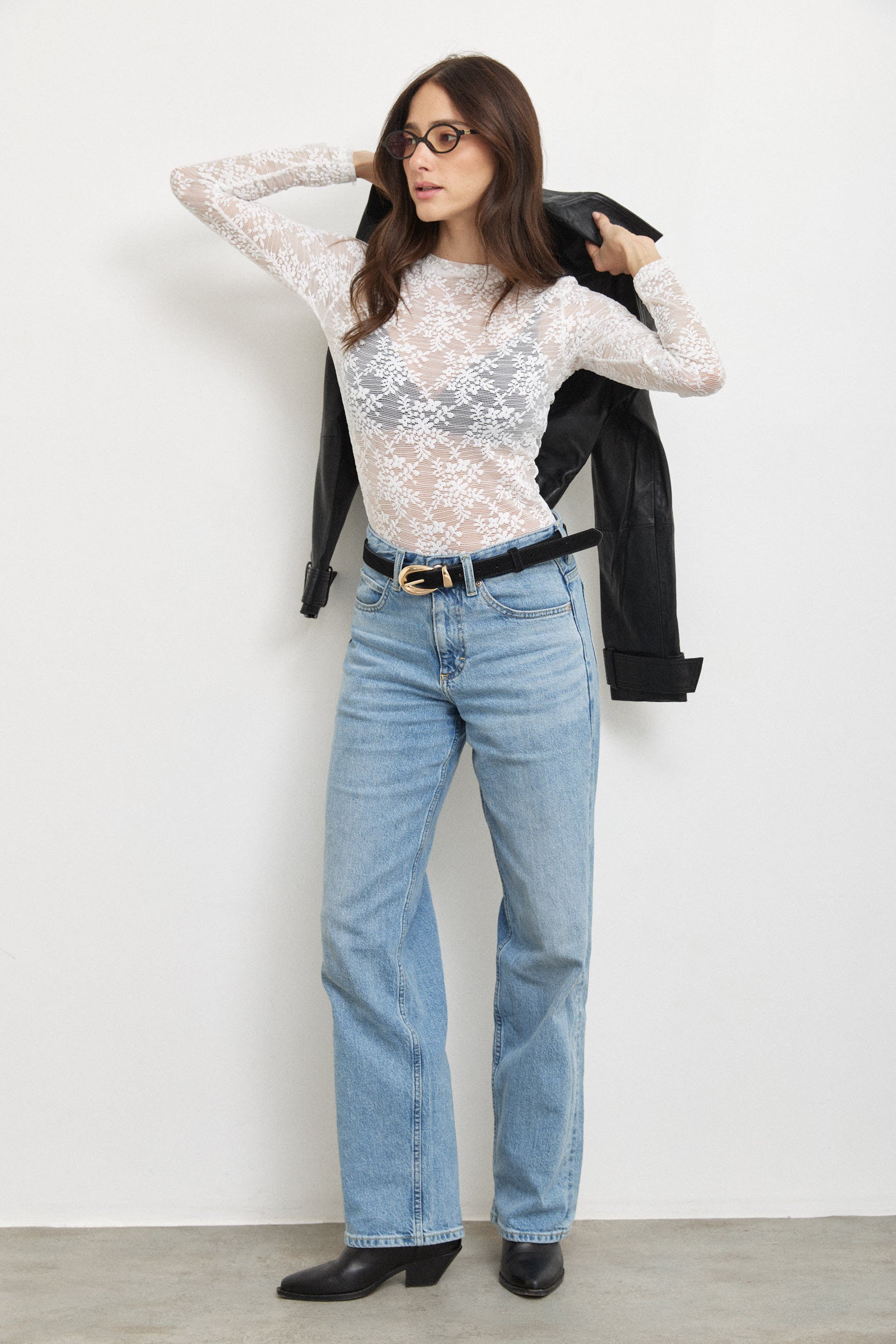 חולצת תחרה ניקי לבנה