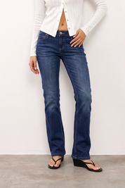 LEE ג׳ינס JESSICA LOW RISE BOOTCUT LIGHTWEIGHT & SOFT