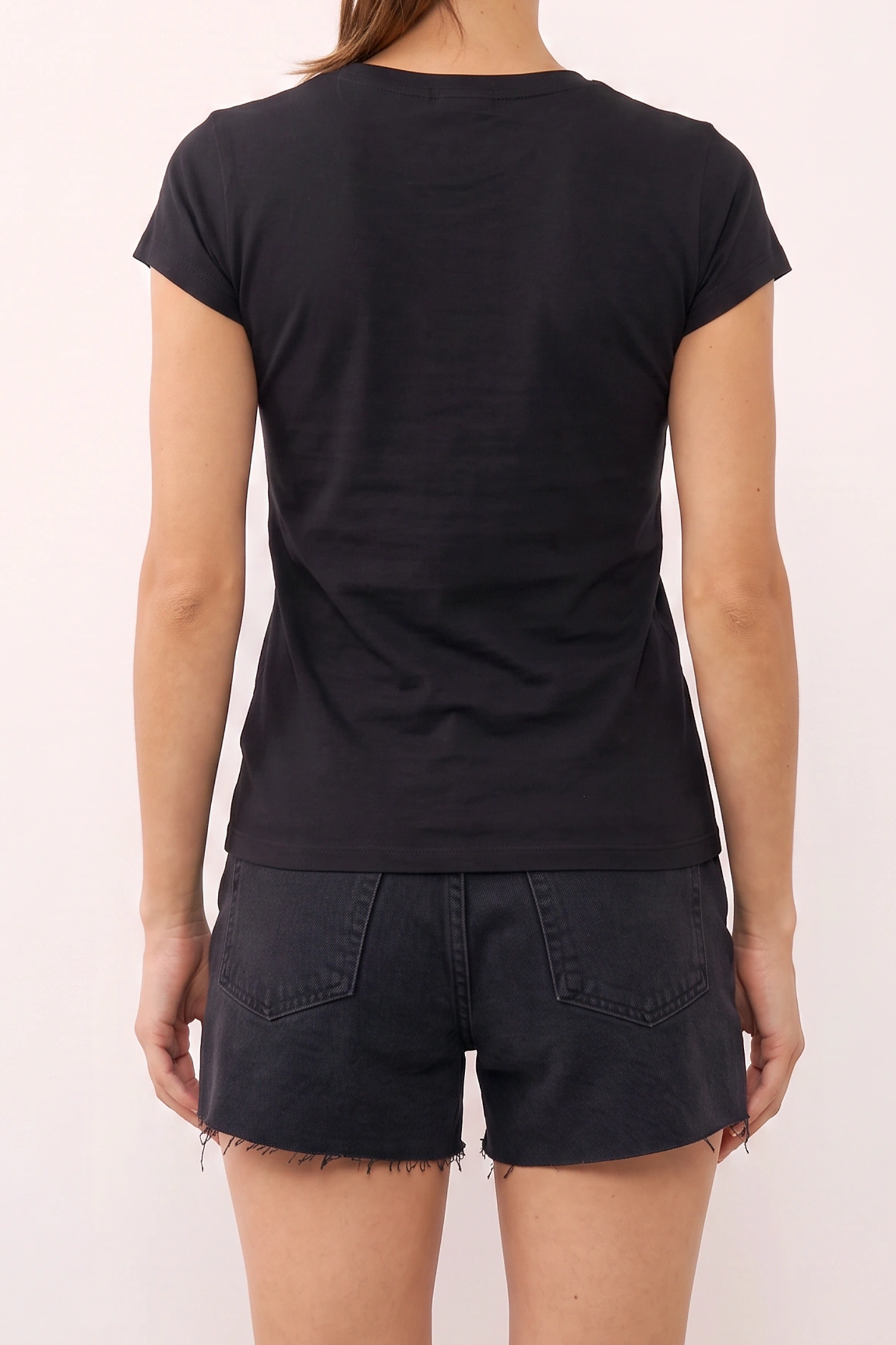 חולצת בייסיק ניקי שחור