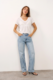LEE גופיית וי לבנה BASIC V-NECK WHITE