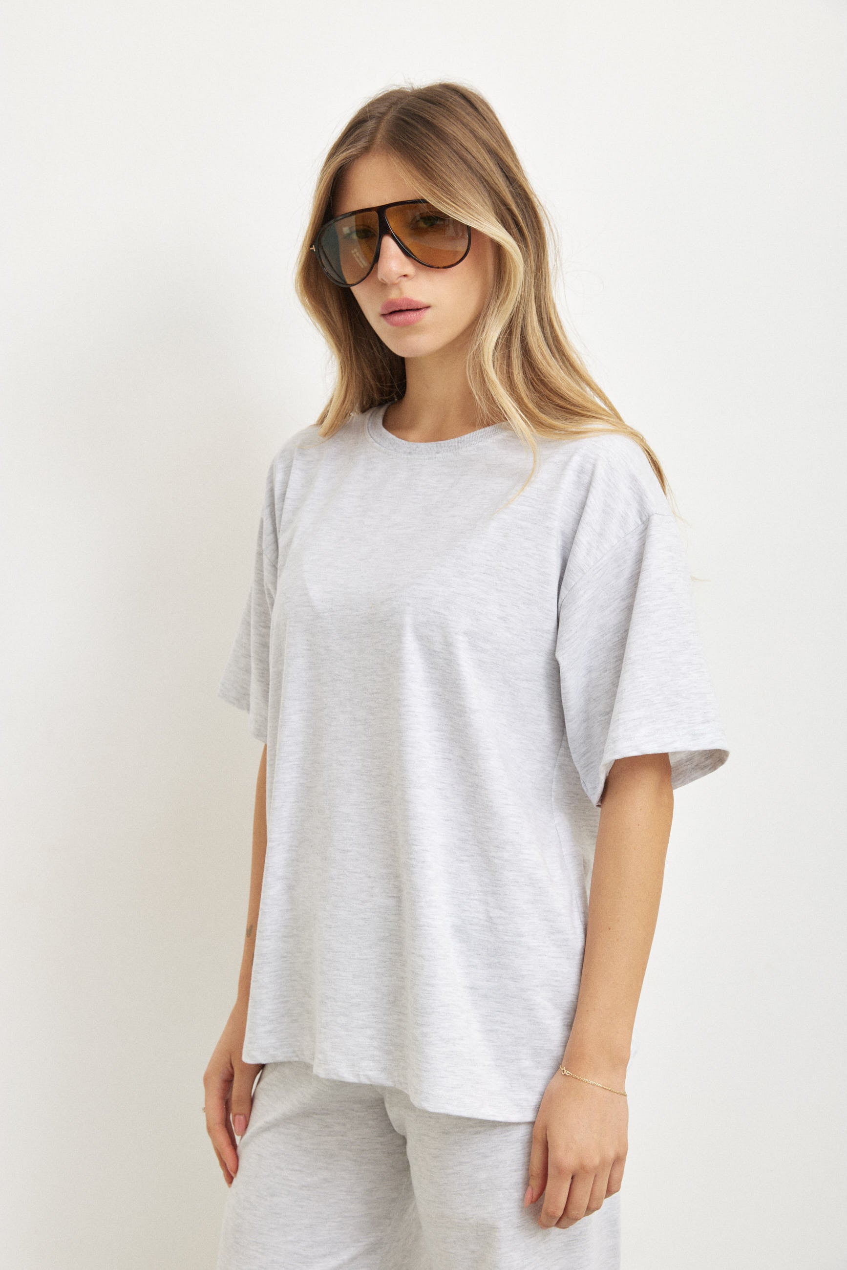 טישירט אוברסייז לני אפור