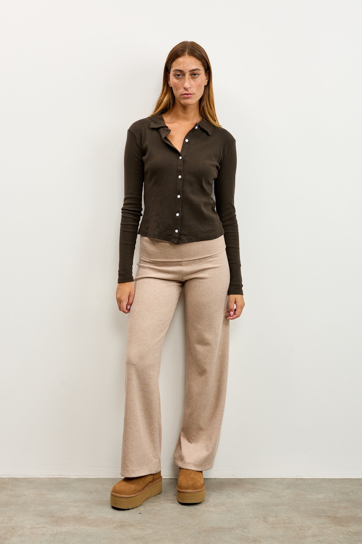 חולצה מכופתרת כותנה פולו חום