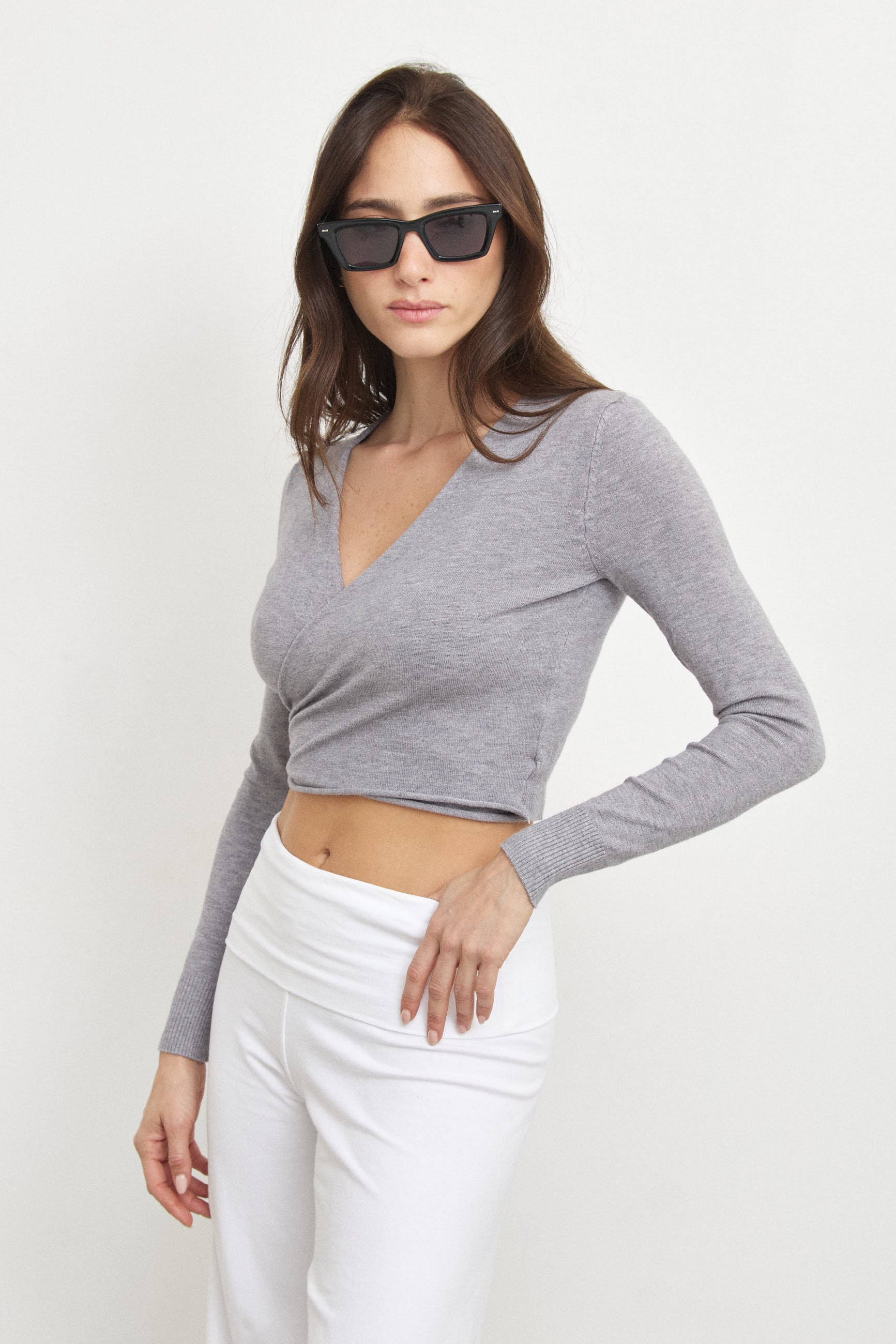 עליונית מעטפה סריג אפורה