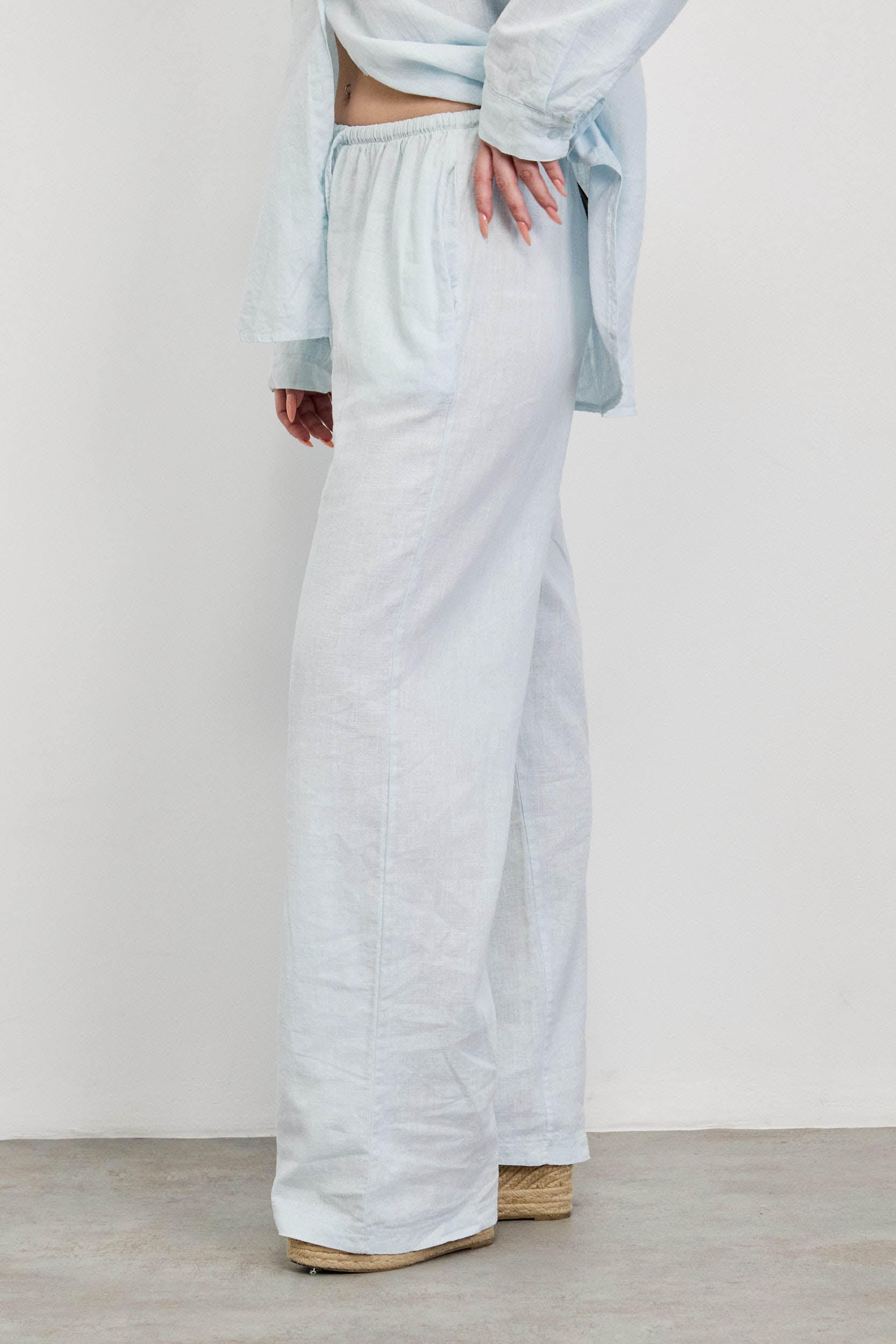 מכנסי פשתן תכלת