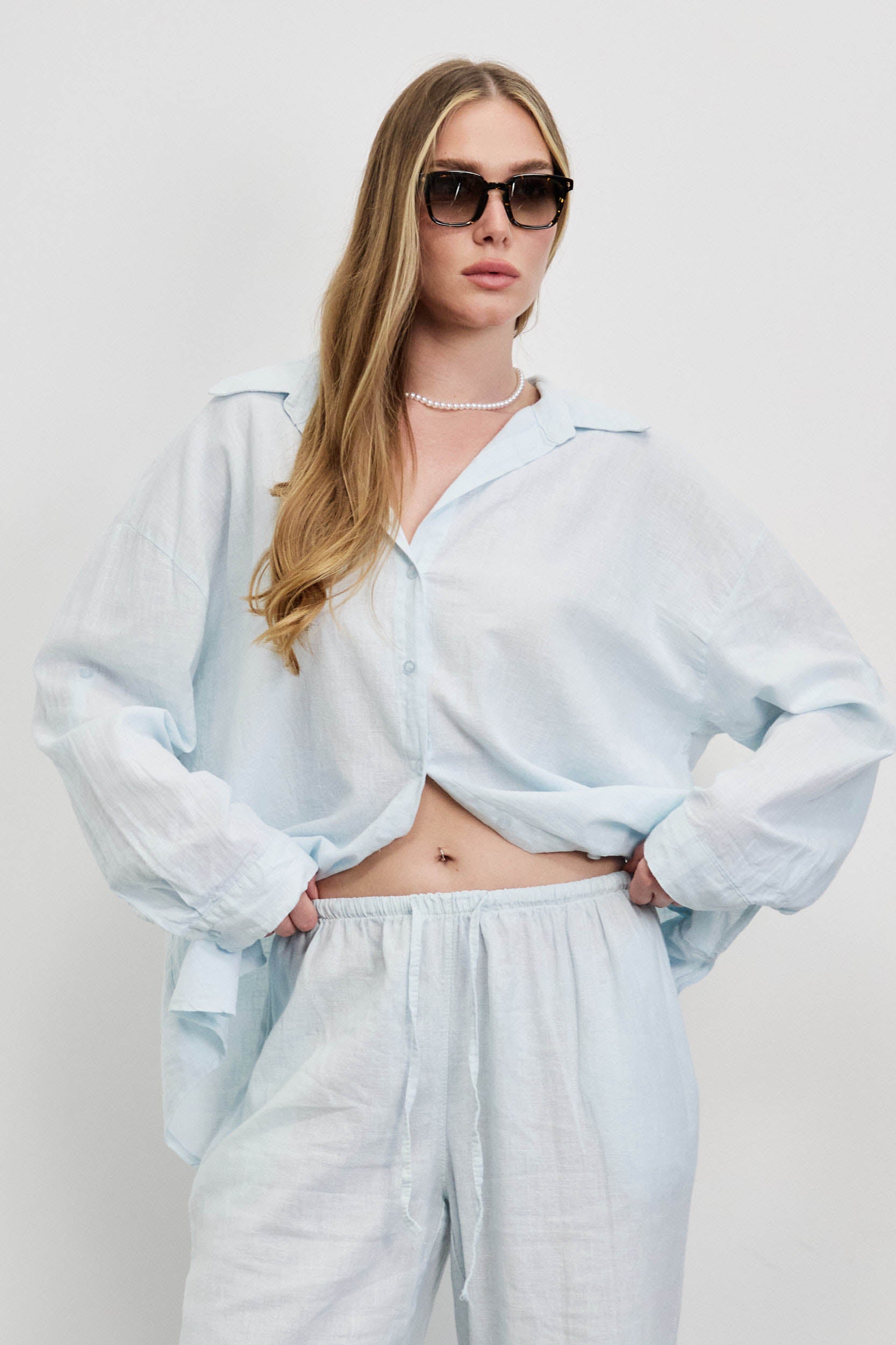 חולצת פשתן כותנה מכופתרת אוברסייז תכלת