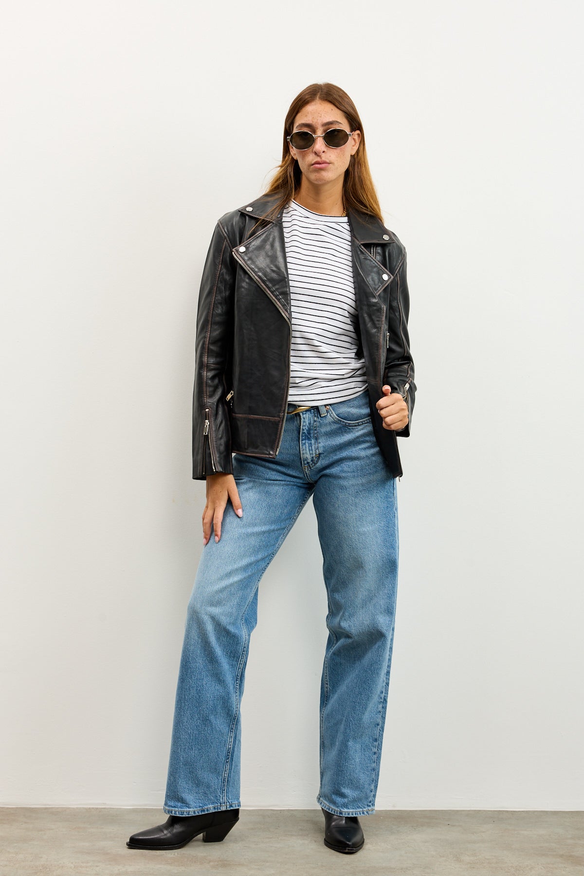 חולצת ניקי פסים שחור