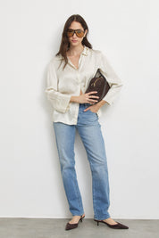 חולצת סאטן מכופתרת לורה בז