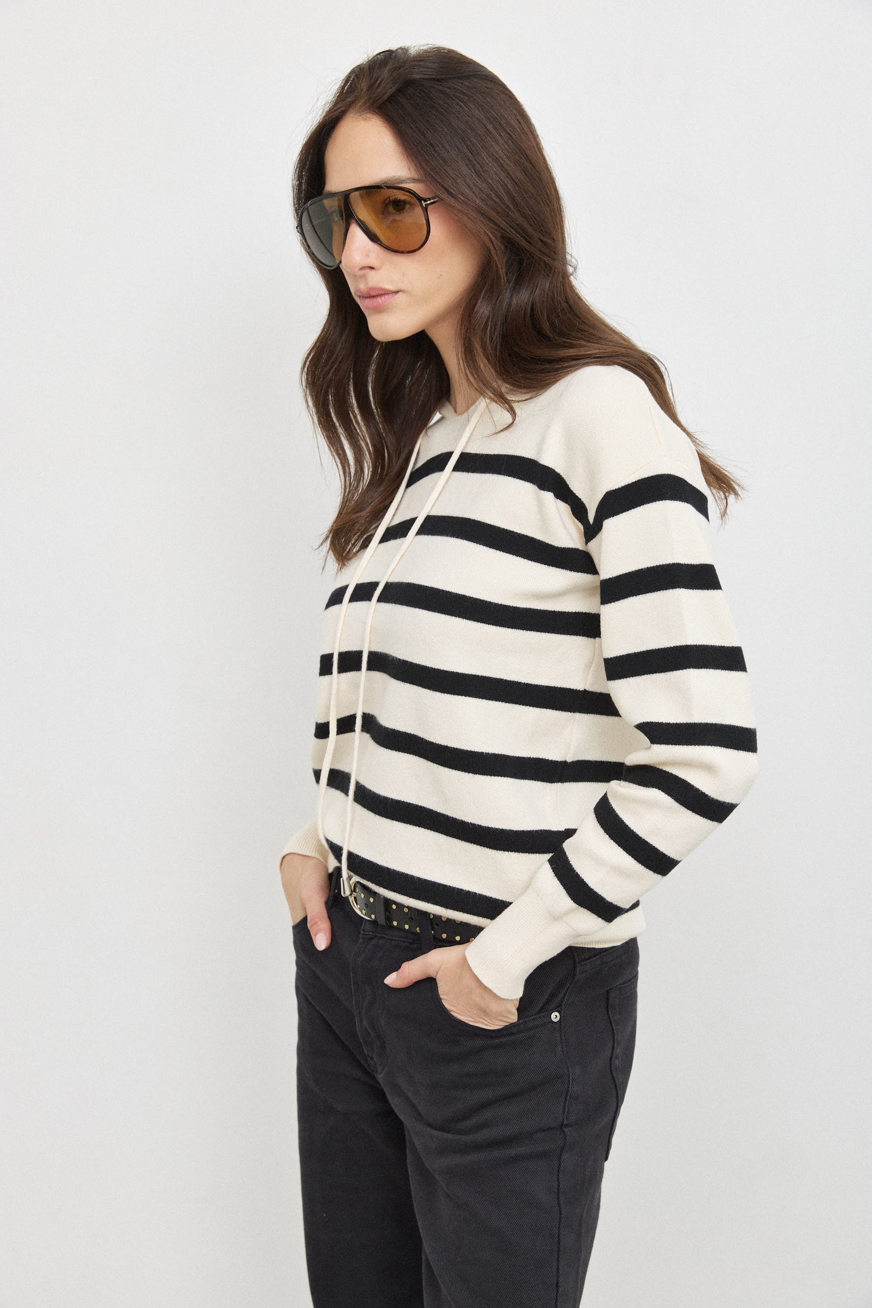 קפוצ׳ון סריג פסים שחור