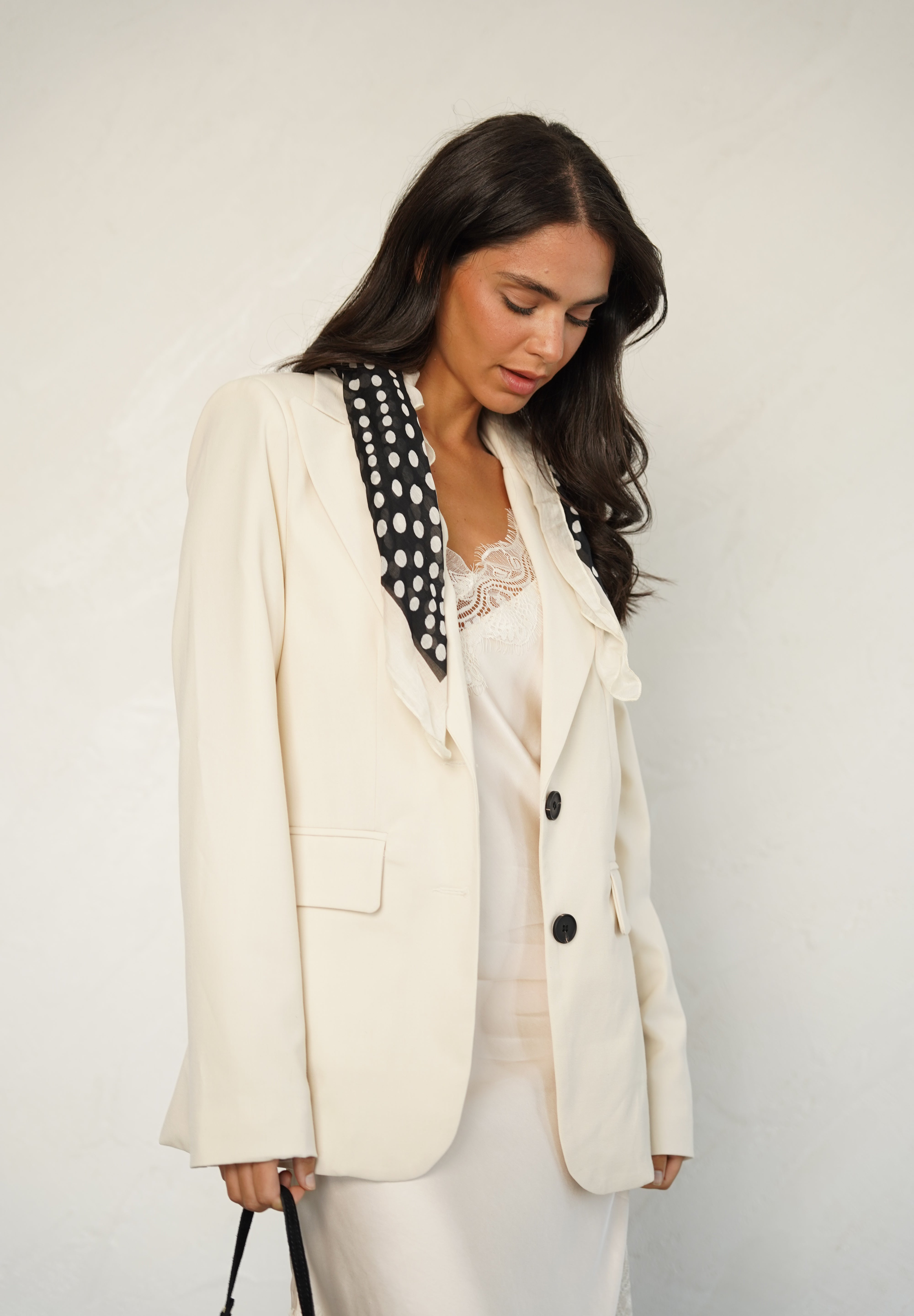 מטפחת קלאסית איטלקית שחורה