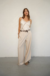 גופיית סאטן בשילוב תחרה שמנת