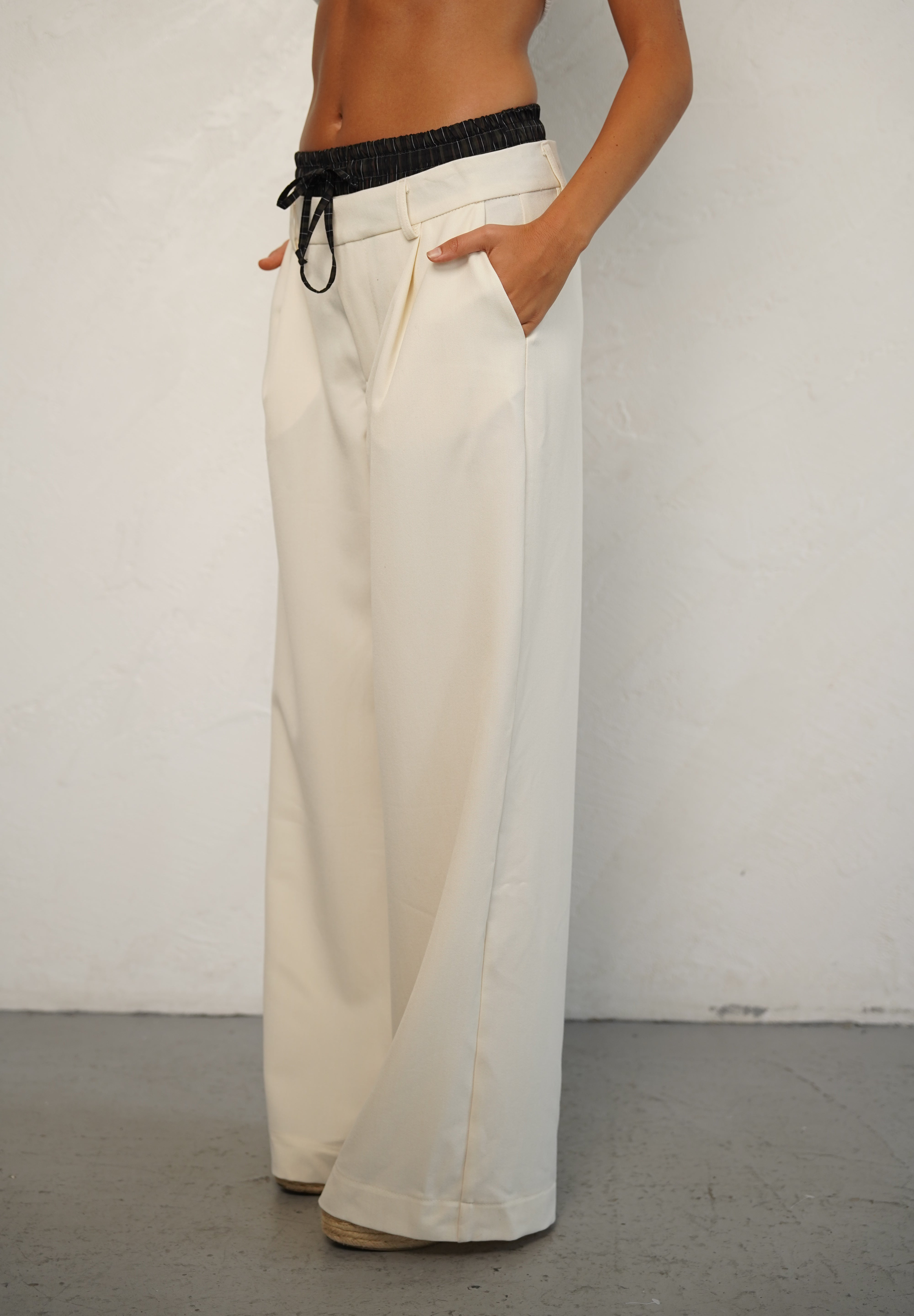 מכנס לומינה מחויט בוקסר בז