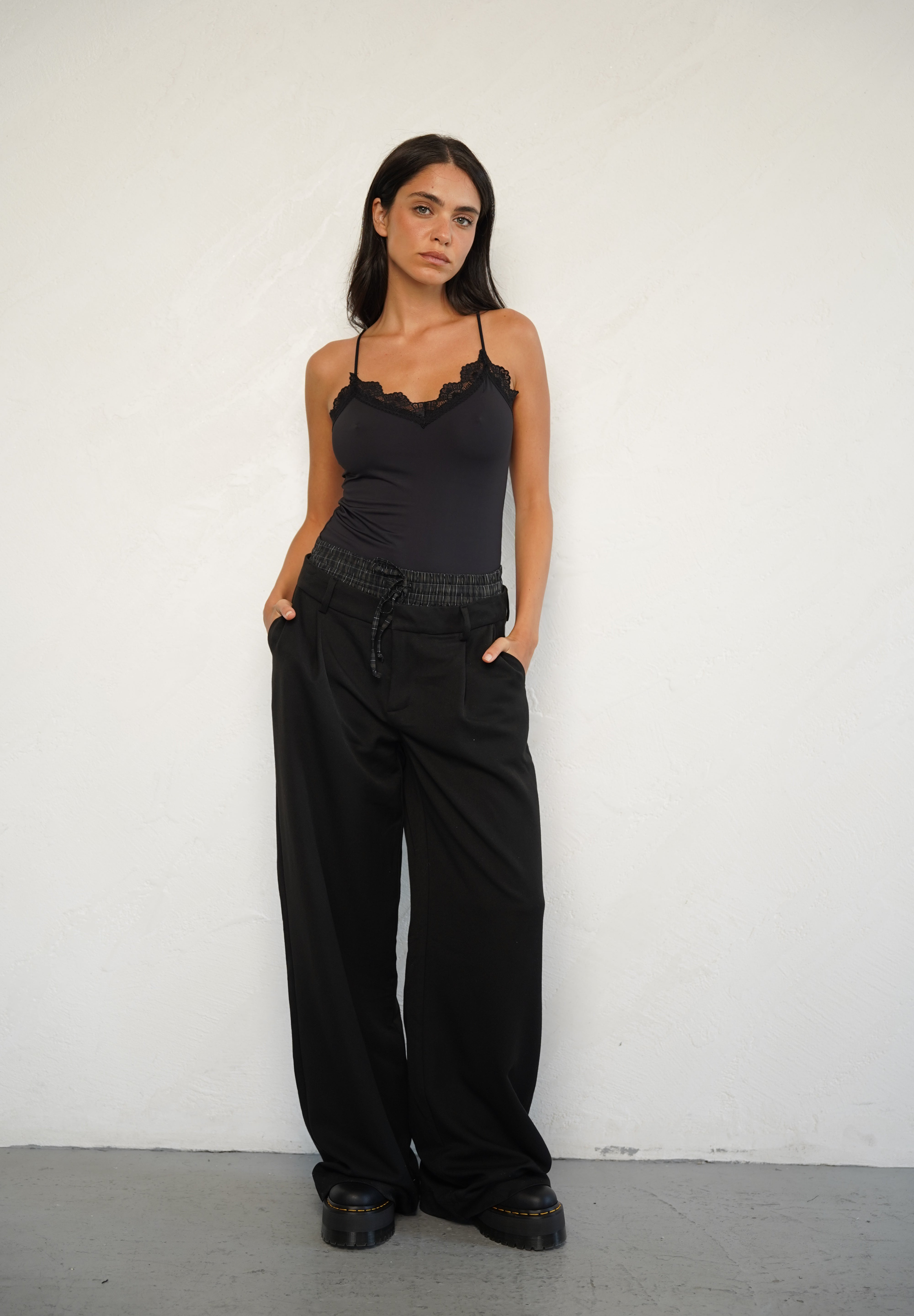 מכנס לומינה מחויט בוקסר שחור