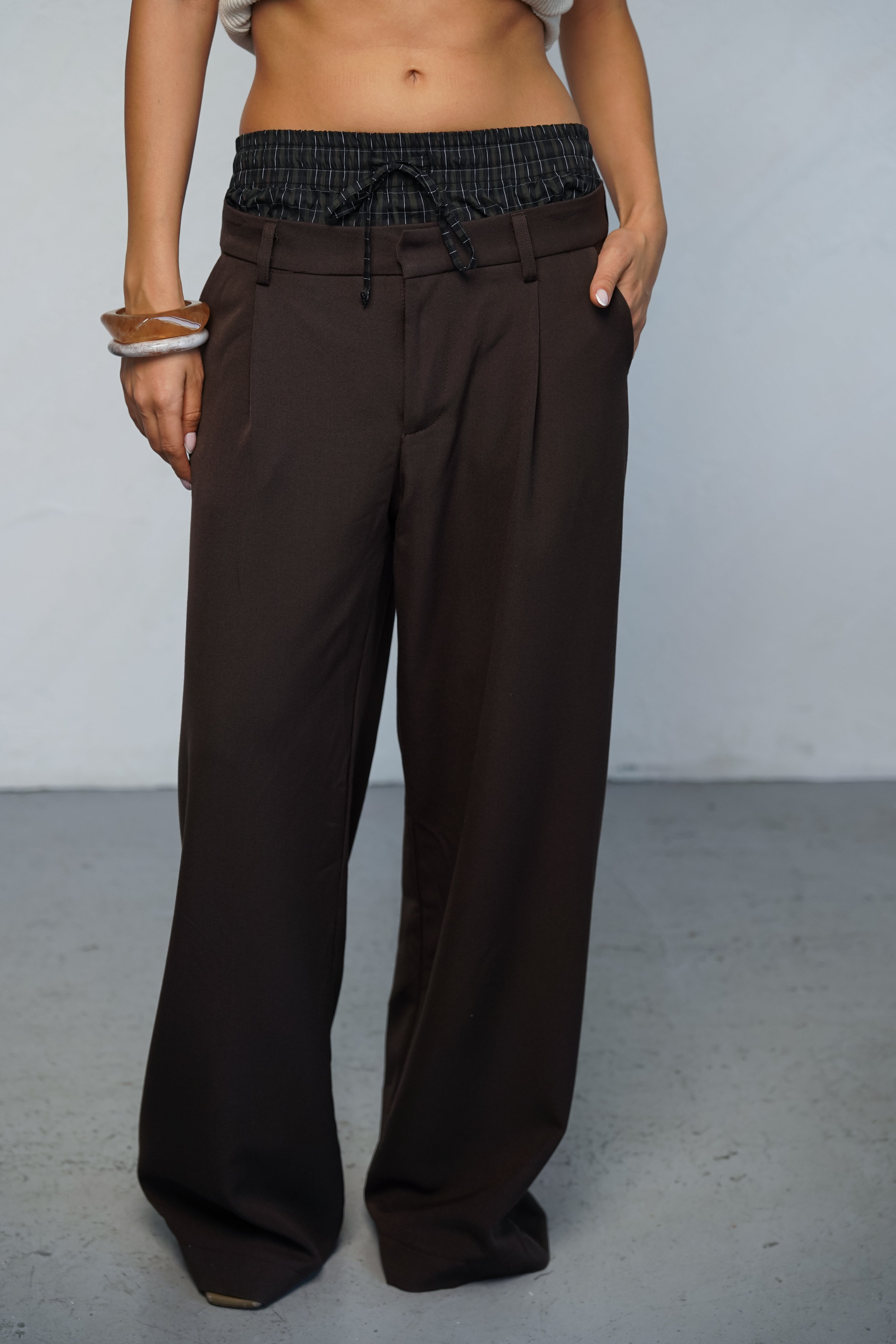 מכנס לומינה מחויט בוקסר חום