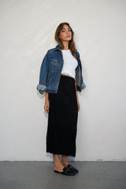 חצאית מקסי תחרה שחורה