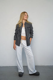 מכנסי טרנינג בייסיק בגזרה ישרה אפור