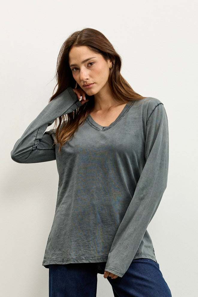 חולצת אלכס V שרוול ארוך אפור כהה
