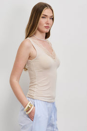 גופיית תחרה ונציה בז