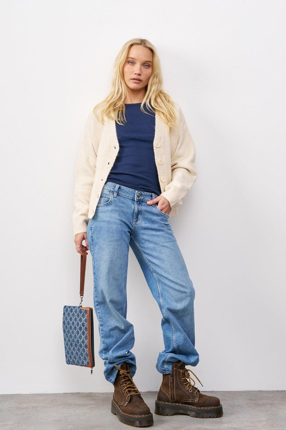 חולצת בייסיק עמנואל כחול