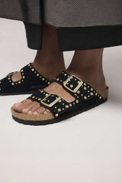 כפכפי בירקנשטוק דגם אריזונה שחור ניטים