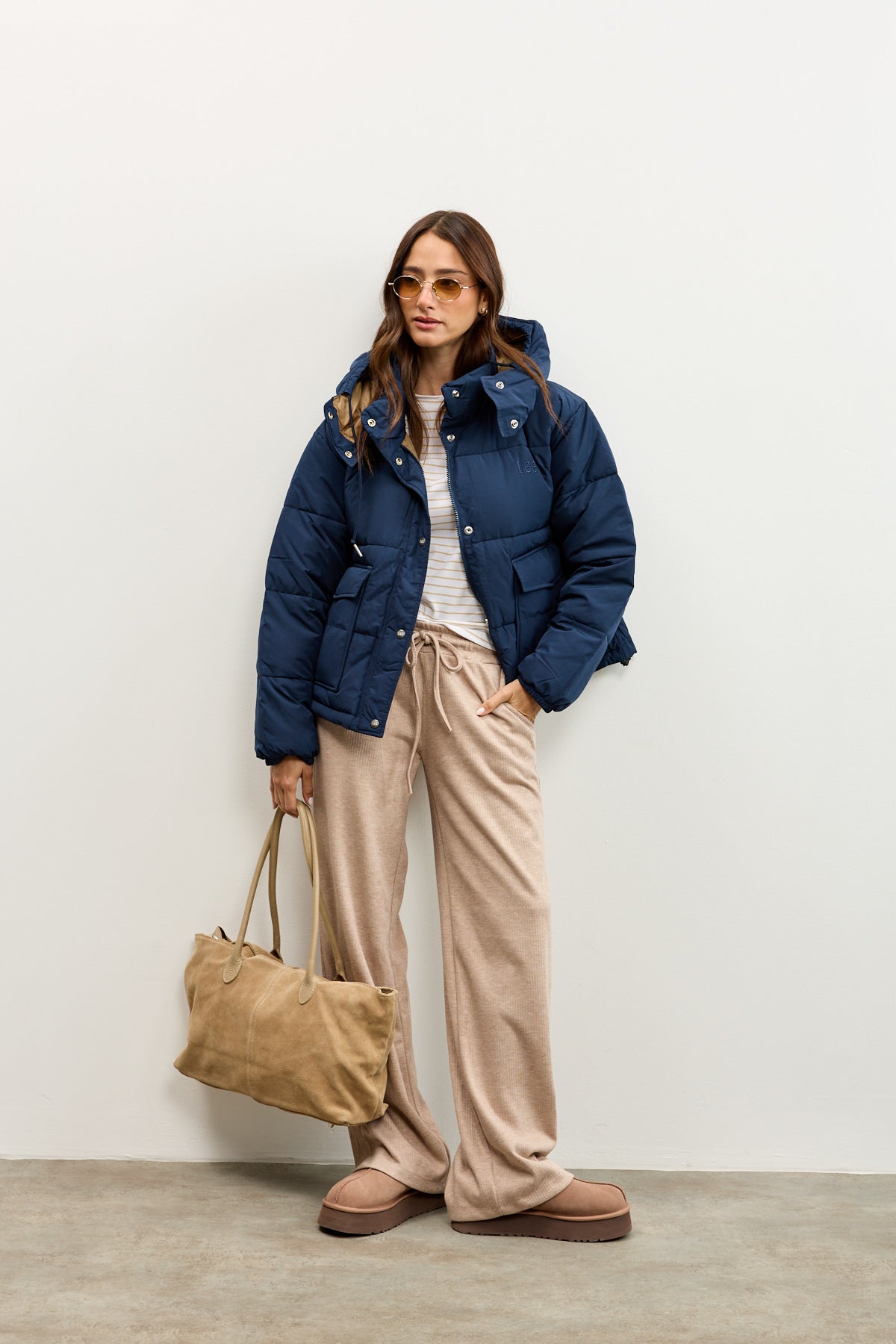 LEE ג׳ינס SHORT PUFFER WITH HOOD RIVET NAVY