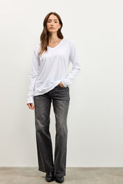 חולצת אלכס V שרוול ארוך לבן