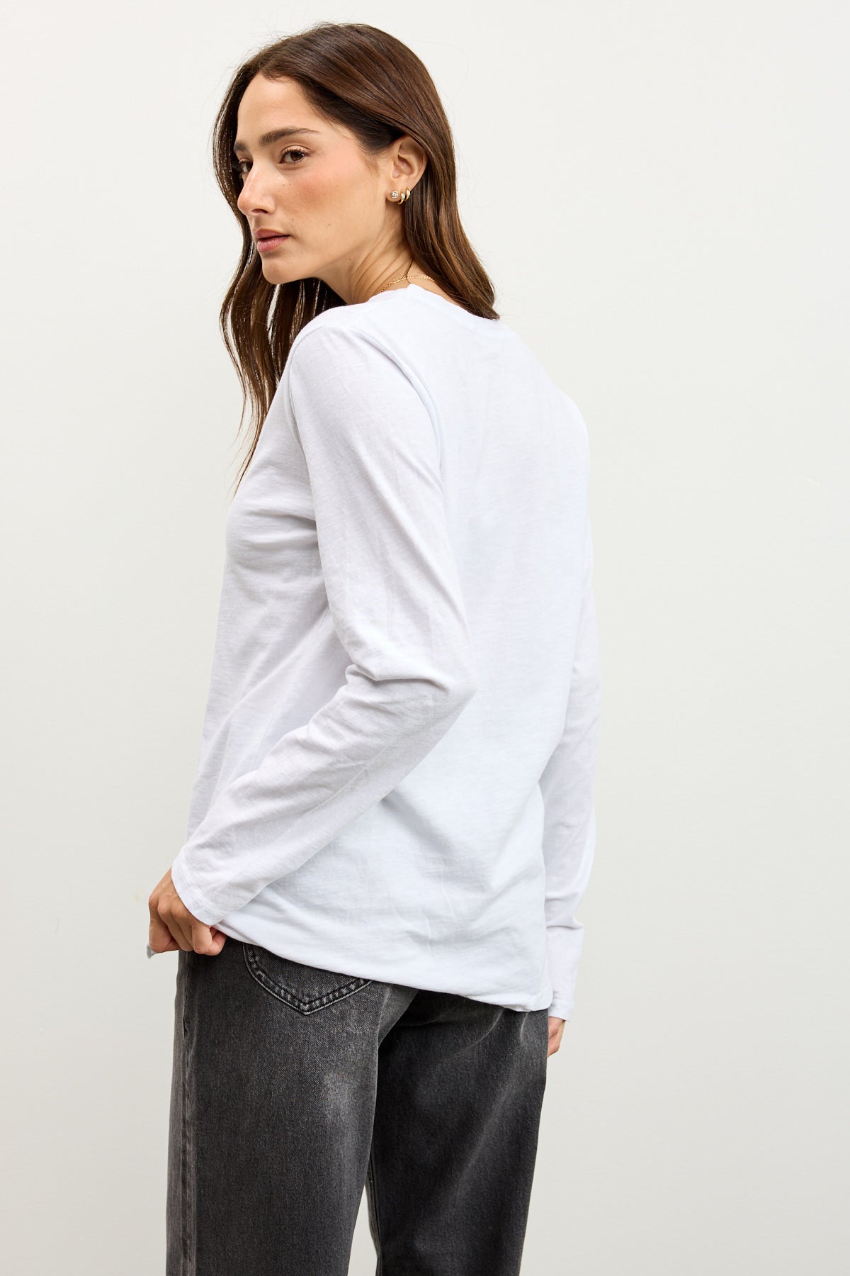 חולצת אלכס V שרוול ארוך לבן