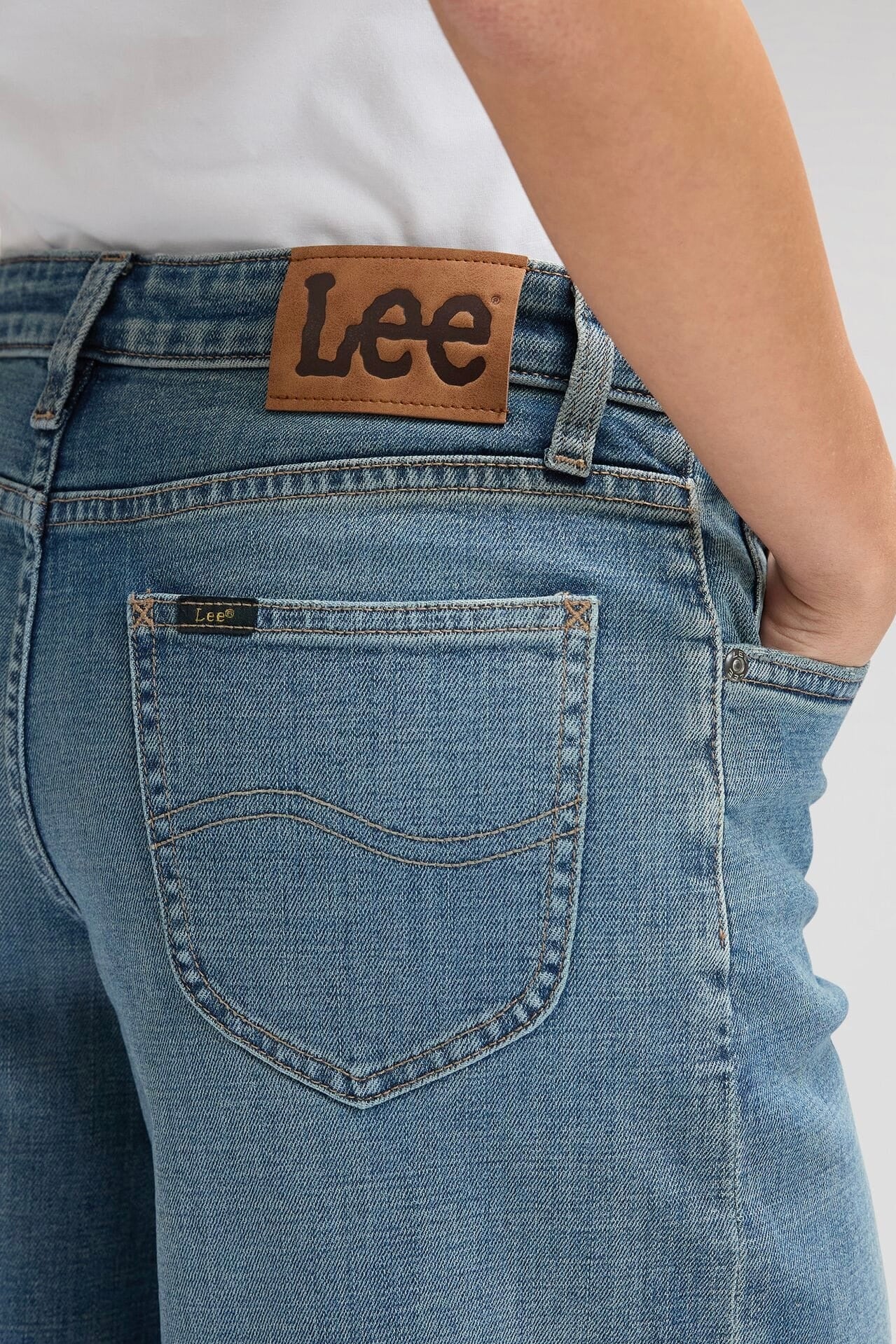 LEE ג'ינס HOPE MID RISE WIDE ICY LAYERS