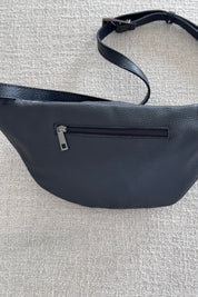 פאוץ׳ קלאסי מעור שחור