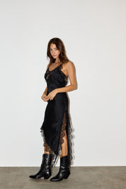 שמלת סאטן תחרה אסימטרית שחורה