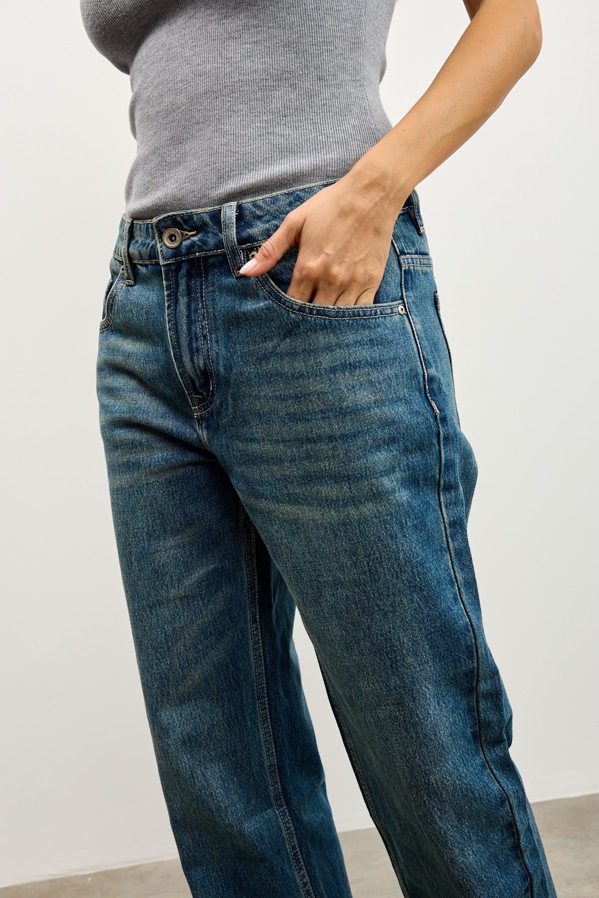 UTR ג׳ינס JADE DUST BLUE