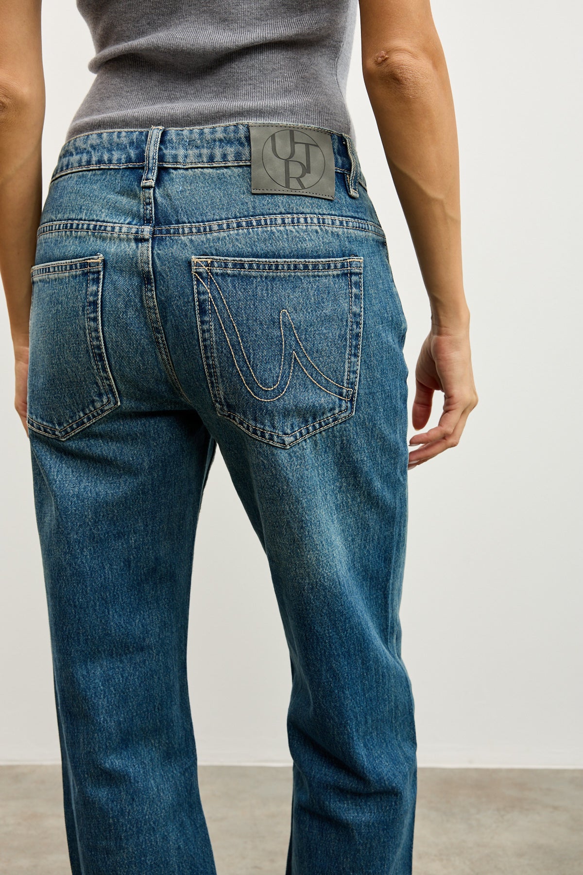 UTR ג׳ינס JADE DUST BLUE