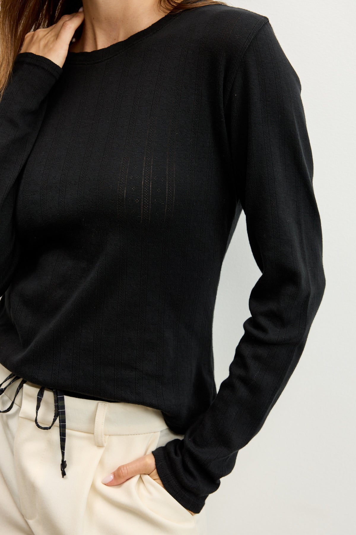 חולצת בייסיק ניקי בלה שחור