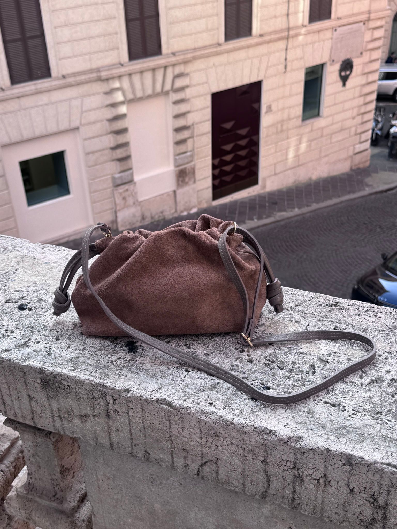 תיק עור זמש לוקה חום