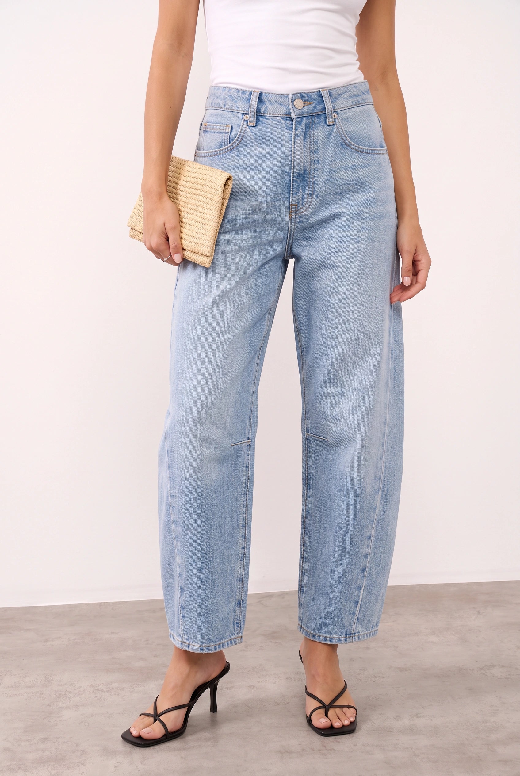 fashn-export-1784820155132_b7c4e4c8-37aa-489d-8e9b-b3a429700801.webp